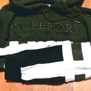 EUC Superdry cropped hoodie with bold sleeves